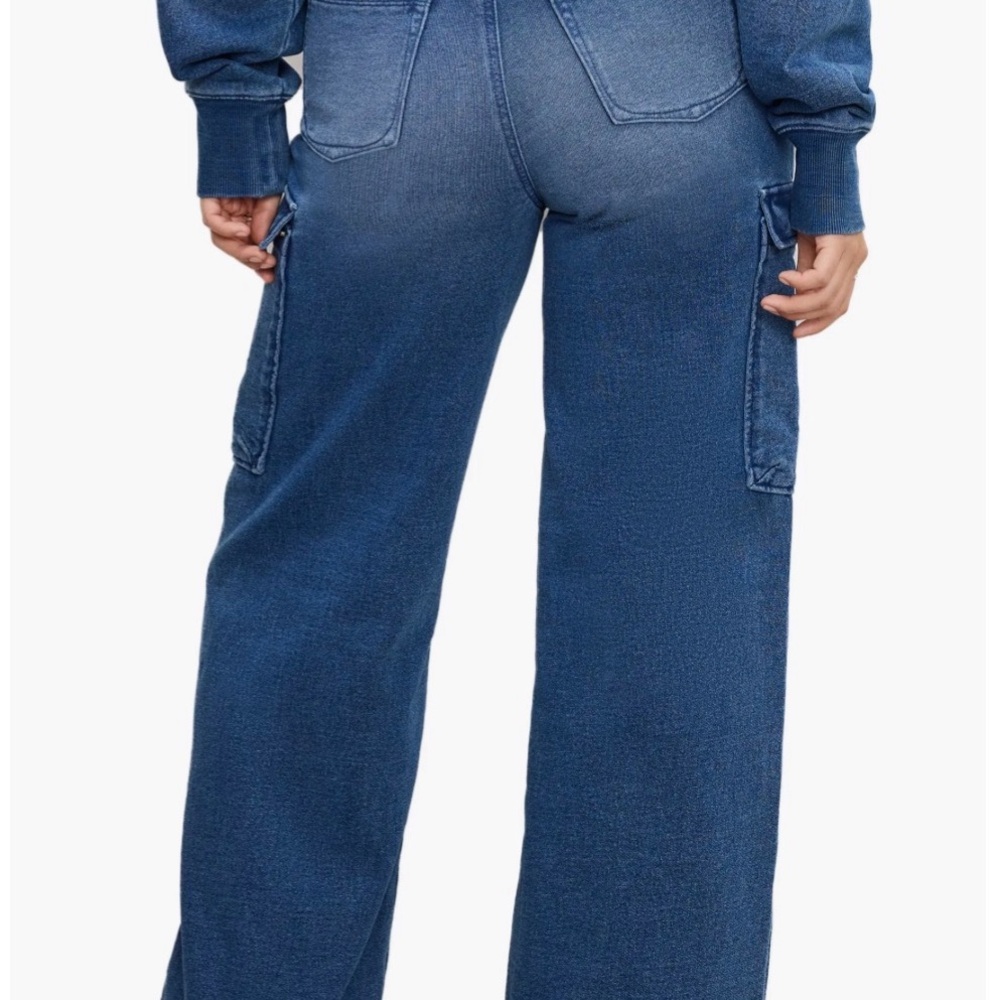 Good American Jeanius Cargo Jeans - Picture 2 of 6